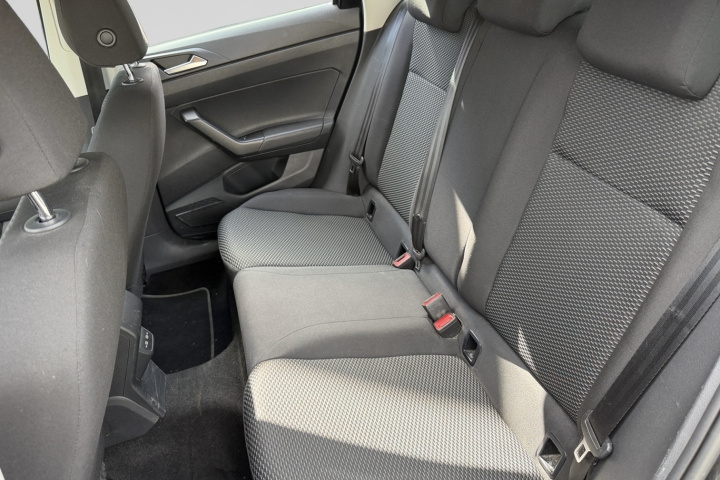 Volkswagen Polo - Image 10